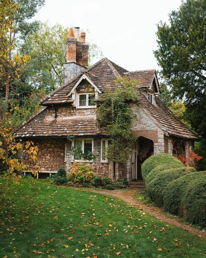 Stone Cottage In Bristol, England. Nestled Away, Out Of View, Lies One Of Nine Unique Cottages, Laid Out Around An Open Green. They Were Built In 1811 To Accommodate Retired Staff From The Nearby Blaise Castle Estate. By Jameslloydcole