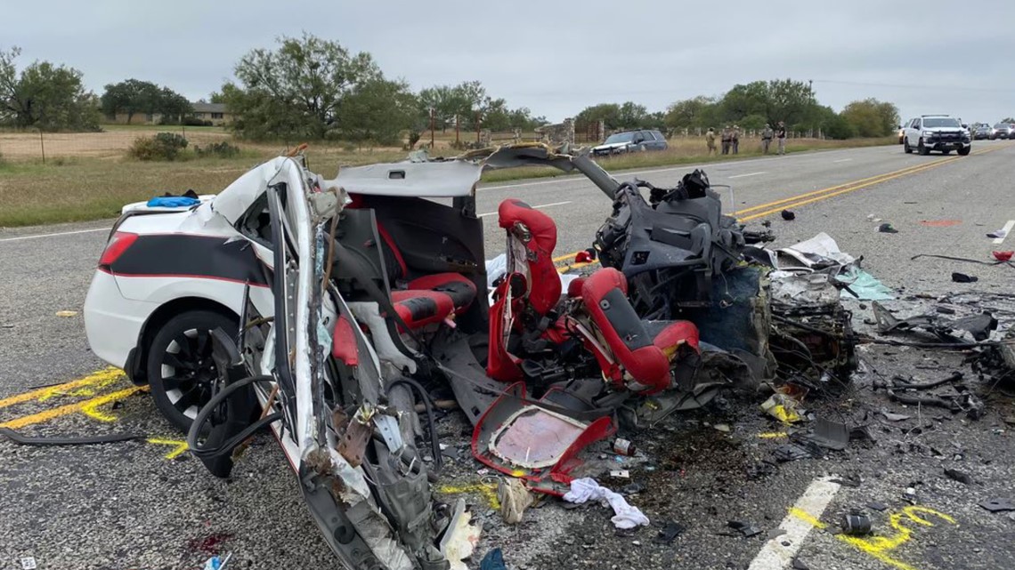 Eight people, including suspected smuggler and migrants, killed in accident near Batesville | kens5.com